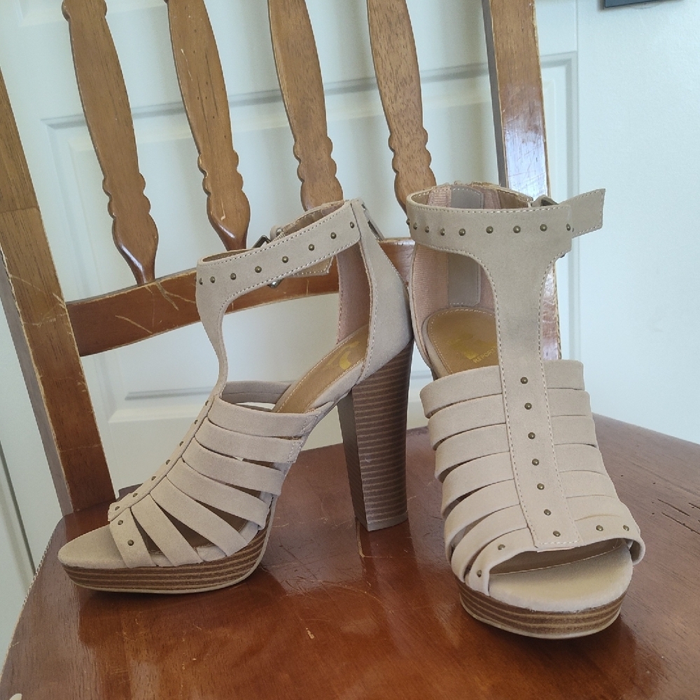 Report Taupe Strappy Stacked Block Heel Sandals with Ankle Buckle - Picture 6 of 6